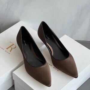 The Row Retro Elegant Kitten Heel Pumps